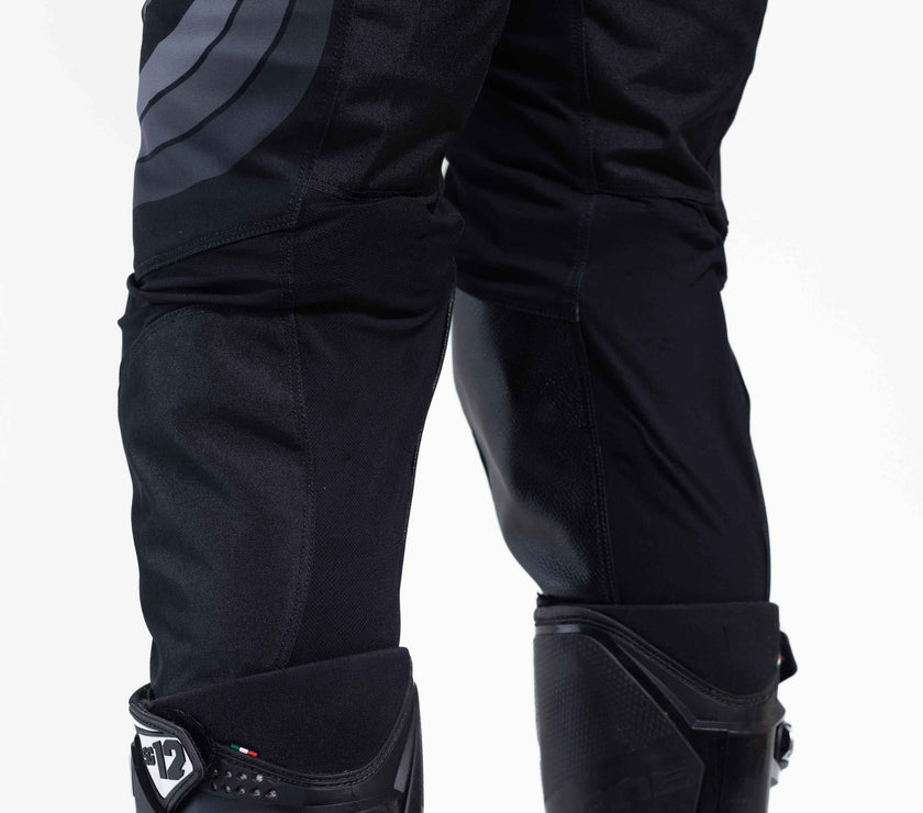 UCMX ELITE Stripe Black Pants